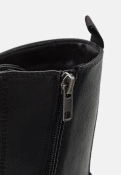 Pier One Veterboots - Black -Kleding Discountwinkel 039c123f8b4b4151b8d0bff251574ade