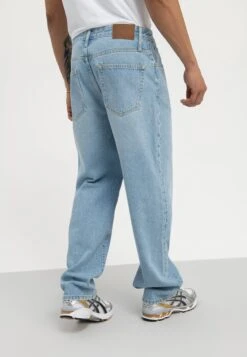 Pier One Relaxed Fit Jeans - Light Blue Denim 11 Pier One Relaxed Fit Jeans - Light Blue Denim -Kleding Discountwinkel 05244aabdcab4ea3816e96c90d54ad96