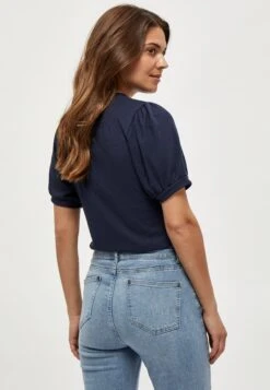 Minus Johanna- T-Shirt Basic - Dark Blue 6 Minus Johanna- T-Shirt Basic - Dark Blue -Kleding Discountwinkel 0a9ff5baa8184c15a502e5847ae55d13