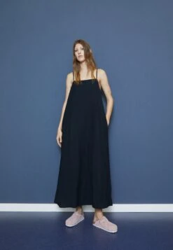 Minimum Vikilino - Maxi-Jurk - Black