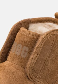 Ugg Accessible Neumel Ez-Fit Unisex - Korte Laarzen - Chestnut -Kleding Discountwinkel 0d9ca48353be40a4a13fe8b7f99f5a42