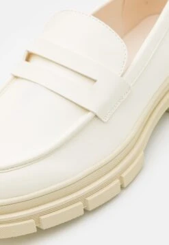 YOURTURN Instappers - White -Kleding Discountwinkel 0f9efad57a7c4f4a92a95083573a0d93