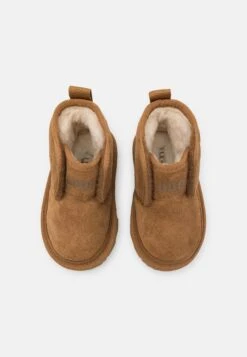 Ugg Accessible Neumel Ez-Fit Unisex - Korte Laarzen - Chestnut -Kleding Discountwinkel 15d0b0b00b8d4815b6c19de1424237ce