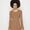Even&Odd Knit Loose Fit Flared Sleeves Dress - Gebreide Jurk - Camel -Kleding Discountwinkel 173cf38e8516447b97a4e6aa4cc93c4c
