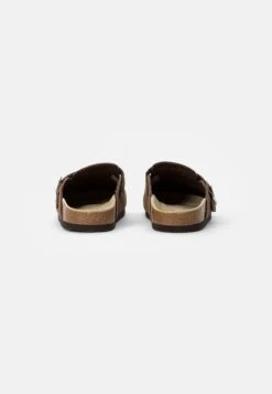 Pier One Leather Unisex - Pantoffels - Brown -Kleding Discountwinkel 18a09b6c3e71439784e427988b058842