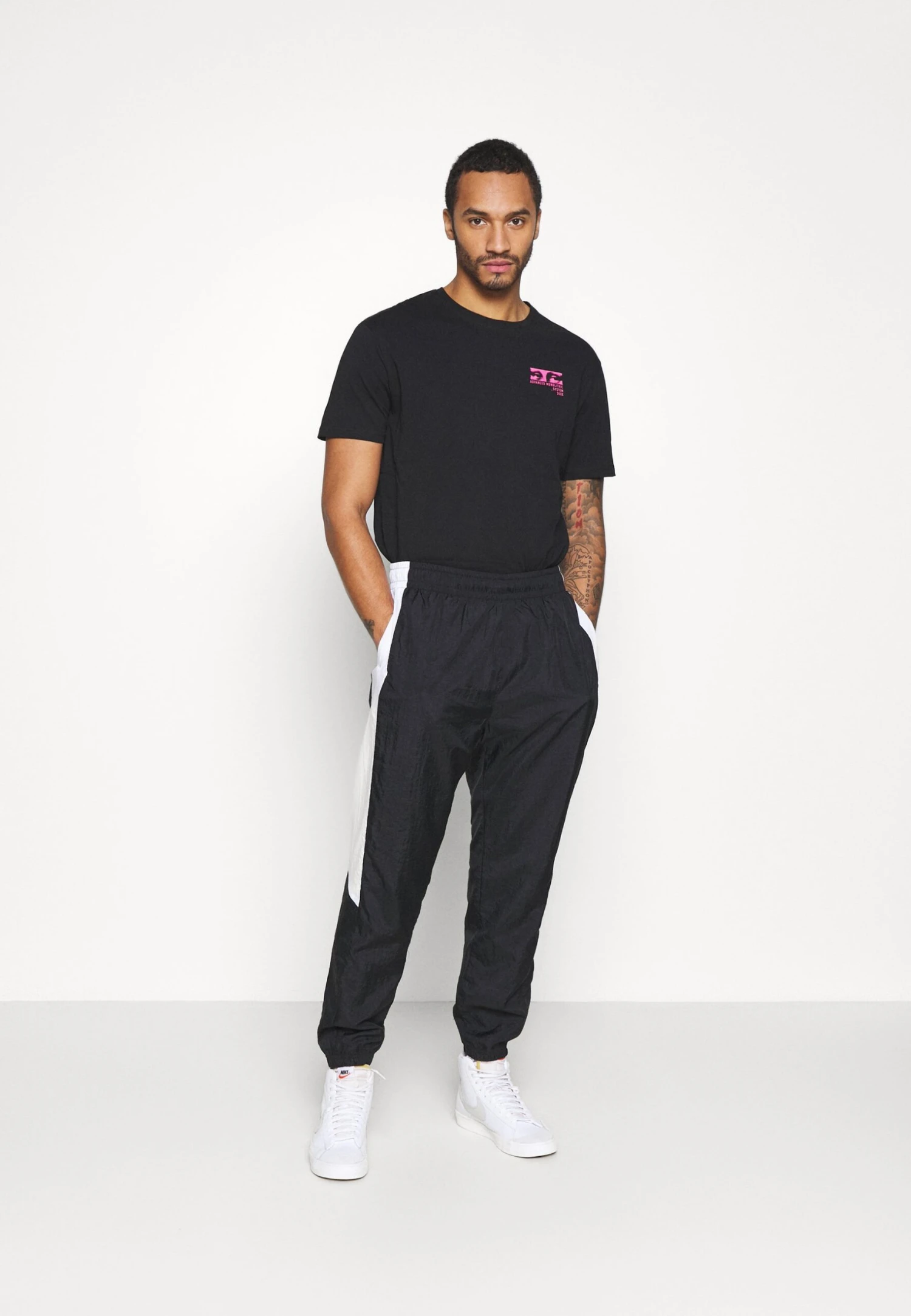 YOURTURN Unisex - T-Shirt Print - Black 4 YOURTURN Unisex - T-Shirt Print - Black - Afbeelding 2