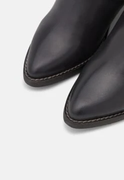 MTNG Teo - Cowboy-/Bikerlaarzen - Black 10 MTNG Teo - Cowboy-/Bikerlaarzen - Black -Kleding Discountwinkel 1bf96e993d834b8d809a99d3b4f63a6f