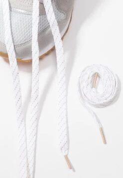 Skechers Sneakers Laag - Light Grey -Kleding Discountwinkel 1c2a6eb659094c6c9761f38fac2292ab