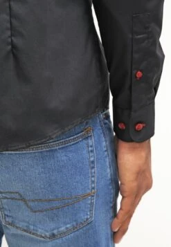 Pier One Overhemd - Black/Red 12 Pier One Overhemd - Black/Red -Kleding Discountwinkel 1cc26882c4194d1486a01c69112de5b1