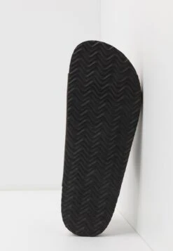 Pier One Unisex - Pantoffels - Brown -Kleding Discountwinkel 23e143c048ee4fd8b5e22a3556ccfbfb