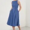 LELA Crew Neck Pleated Midi - Cocktailjurk - Indigo -Kleding Discountwinkel 2694fecfc8cd4ff2ab60b7fc4dabd55b