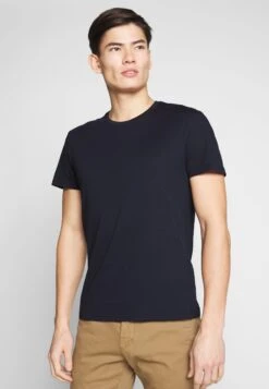 Pier One 2 Pack - T-Shirt Basic - White/Dark Blue 10 Pier One 2 Pack - T-Shirt Basic - White/Dark Blue -Kleding Discountwinkel 29e824f9825c4b58be6620e83ee4ac6b