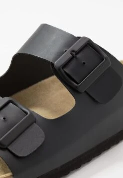 Pier One Unisex - Pantoffels - Black -Kleding Discountwinkel 2c1088e9c35241008f77393ded163426