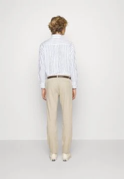 Pier One Chino - Beige -Kleding Discountwinkel 2c81239093b2471a99ea1f7edf49394c