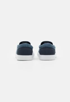 Pier One Sneakers Laag - Blue 10 Pier One Sneakers Laag - Blue -Kleding Discountwinkel 2de95fe9f3164768bac472983d1addc1