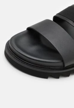 YOURTURN Unisex - Sandalen - Black -Kleding Discountwinkel 3072e5cab4ef4153b3cfbe3a9d4f4078