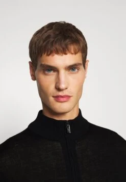 Emporio Armani Cardigan - Vest - Nero -Kleding Discountwinkel 39b112738dfd46ca80ea804faf62f3ef