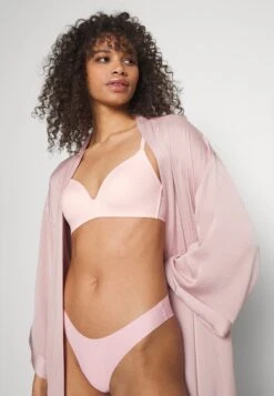 Anna Field 2 Pack - T-Shirt Bh - 402 - Pink_102 - Grey -Kleding Discountwinkel 3b35d96e37874822af7c136f3e088111