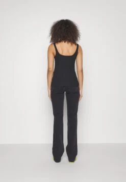 Flared Jeans - Black Denim -Kleding Discountwinkel 3dfec485026a4fed8442c822b36377a4