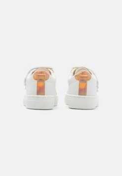 Friboo Sneakers Laag - White -Kleding Discountwinkel 466da5095c754cd1bbc0fd2758a4d3ce