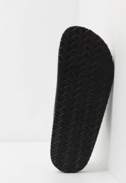 Pier One Unisex - Pantoffels - Black -Kleding Discountwinkel 4a735c24e60449a29969a0148d036b07