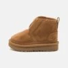 Ugg Accessible Neumel Ez-Fit Unisex - Korte Laarzen - Chestnut -Kleding Discountwinkel 4d3b4f3bc04141a2bd9d3176561c39f2