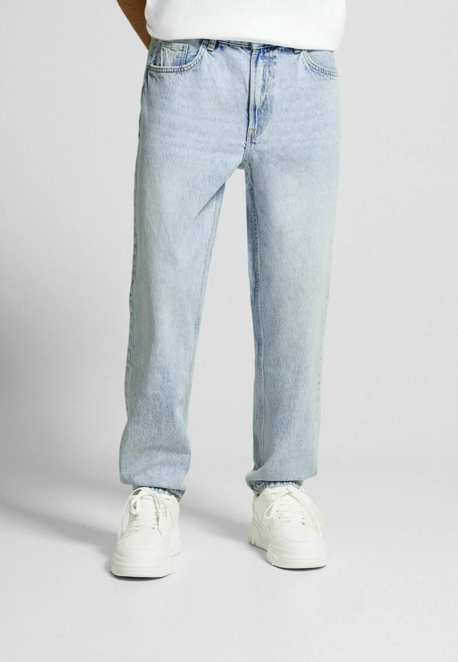 BERSHKA Vintage - Straight Leg Jeans - Light Blue 3 BERSHKA Vintage - Straight Leg Jeans - Light Blue