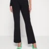 Noisy May Nmrobyn Bootcut Pants - Broek - Black 1 Noisy May Nmrobyn Bootcut Pants - Broek - Black -Kleding Discountwinkel 53a2b2aafb55467c81bf70c720870fb9