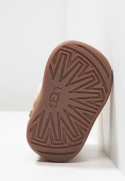 Ugg Jorie - Korte Laarzen - Chestnut -Kleding Discountwinkel 550b15f6835d4eaba36d267c8cbf7d7c