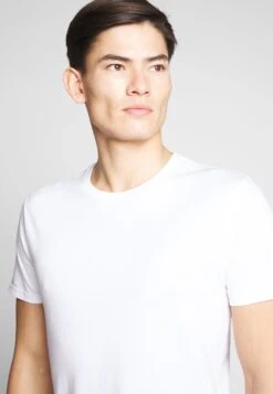 Pier One 2 Pack - T-Shirt Basic - White/Dark Blue 12 Pier One 2 Pack - T-Shirt Basic - White/Dark Blue -Kleding Discountwinkel 5d6a04d994e343d2903cc2c1666bad4b