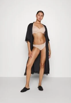 Chantelle Chic Essential Spacer - Beugel Bh - Golden Beige -Kleding Discountwinkel 60dc669fb94c42bf86bf8991870cace3