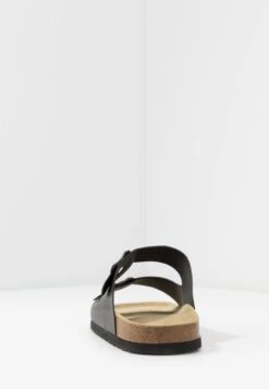 Pier One Unisex - Pantoffels - Black -Kleding Discountwinkel 6792cddf649c4c73afdf1fc19e95f07f