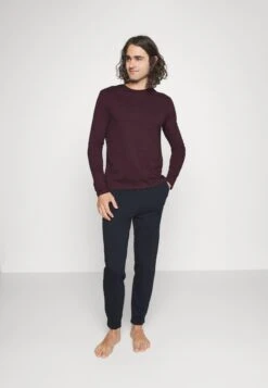 Pier One Pyjama -Dark Blue/Bordeaux -Kleding Discountwinkel 72b8077942fb4646a3f404d960e0312e