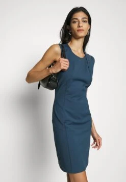 Patrizia Pepe Abito Dress - Etui-Jurk - Petrol Blue -Kleding Discountwinkel 72d468904eff4c119baa38b8e5e13610