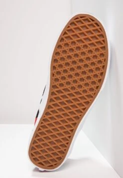 Vans Classic Slip-On- Instappers - Black/True White -Kleding Discountwinkel 7501cd9adb91469fa42290c05b98f6cc