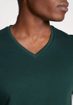 Pier One 3 Pack- T-Shirt Basic - Black, Grey, Green -Kleding Discountwinkel 75d8e7abd9c649fe8ff382e42bf08591