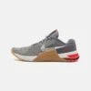 Nike Performance Metcon 8 Unisex - Trainingsschoen - Flat Pewter/Phantom/Med Brown/Light Crimson/Adobe/Cobblestone -Kleding Discountwinkel 75fa656709134f0c936e1b09563abd35