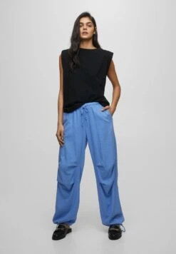 PULL & BEAR Flowing Parachute - Trainingsbroek - Blue -Kleding Discountwinkel 76b5554eeedb4185ac671c0acc712aae