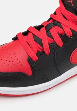 Jordan 1 Mid Unisex - Basketbalschoenen - Black/Fire Red/White -Kleding Discountwinkel 77c57b74660b411ba1cd19c831db8fe7