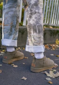 Ugg Korte Laarzen - Marrone -Kleding Discountwinkel 805545edaa1f4bd18248d04b1a641ed4