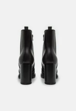 Leather- Enkellaarsjes Met Hoge Hak - Black 11 Leather- Enkellaarsjes Met Hoge Hak - Black -Kleding Discountwinkel 8285c3f6f7d94045bb79e27db56d5a46