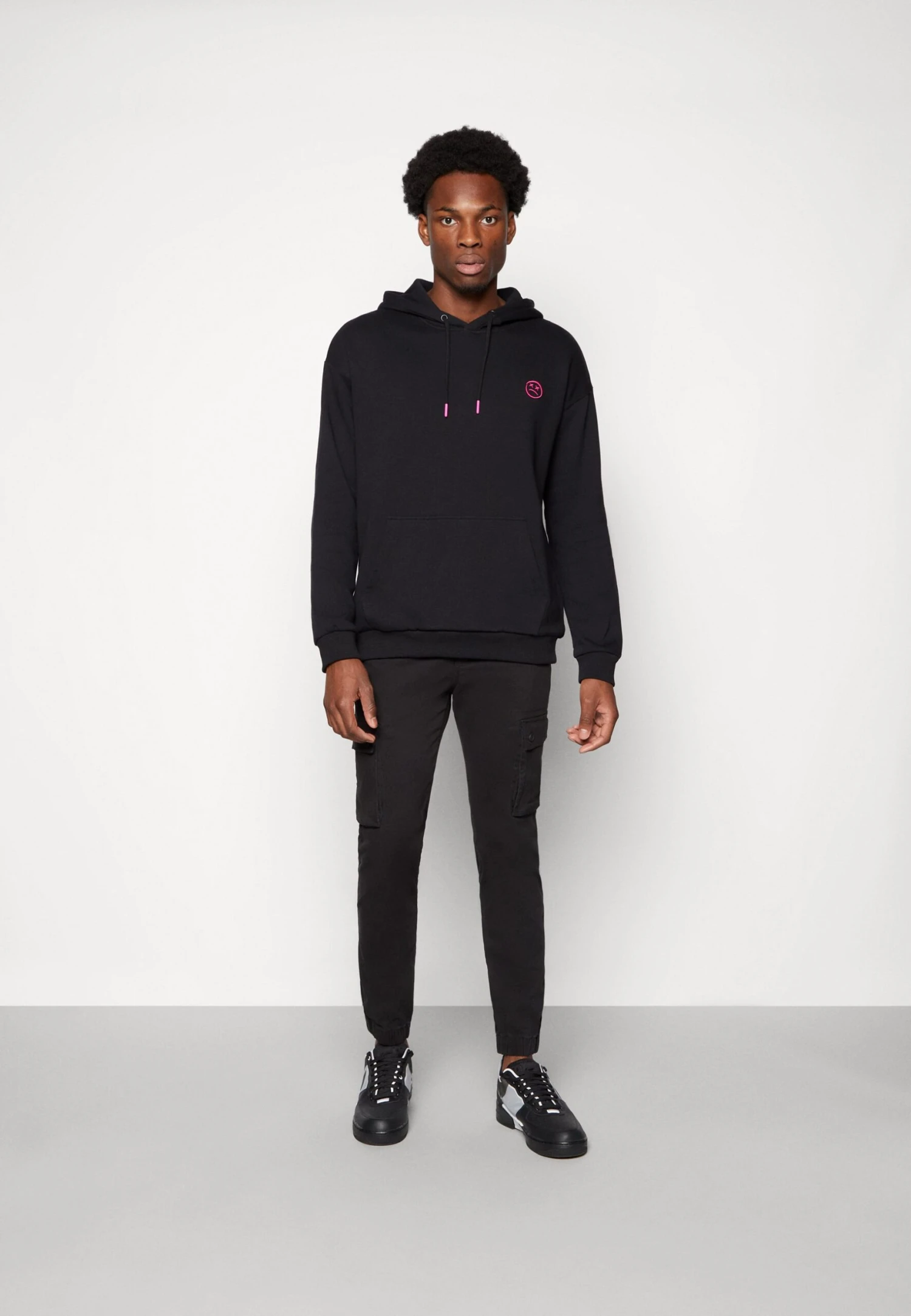 YOURTURN Embroidered Text Hoodie Unisex - Hoodie - Black 4 YOURTURN Embroidered Text Hoodie Unisex - Hoodie - Black - Afbeelding 2