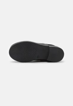 Friboo Leather - Korte Laarzen - Black -Kleding Discountwinkel 862667648ae448b0ad4e435f0005576f