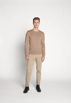 Pier One Basic Crewneck - Trui - Mottled Beige 12 Pier One Basic Crewneck - Trui - Mottled Beige -Kleding Discountwinkel 8ab6afa896f946a0abe264ae414a2865