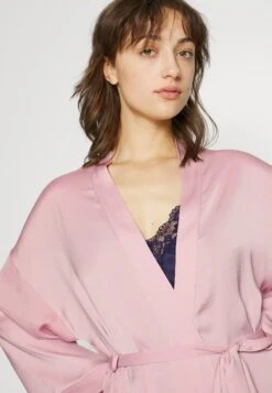 Anna Field Bridal Dressing Gown - Badjas - Pink 11 Anna Field Bridal Dressing Gown - Badjas - Pink -Kleding Discountwinkel 8f3138e1a3b94f6a8696aec296993ee6