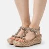 Alma En Pena Sandalen Met Sleehak - Beige 1 Alma En Pena Sandalen Met Sleehak - Beige -Kleding Discountwinkel 92087546ab5a4ad3a065eaa93926a971