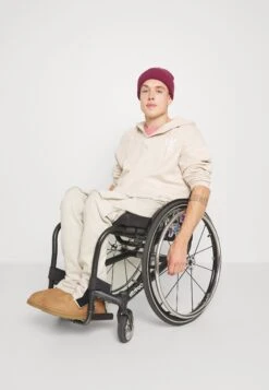 YOURTURN Unisex - Sweater - Beige -Kleding Discountwinkel 97f45a50f78b459ca857074e0f5a65aa