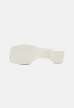 Call It Spring Vickie - Sandalen - White 12 Call It Spring Vickie - Sandalen - White -Kleding Discountwinkel 99b2037c520e4ef9958077820096fbd7