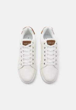 Pier One Sneakers Laag - White -Kleding Discountwinkel a459a37a54644a3aa05e27c6f0a40515