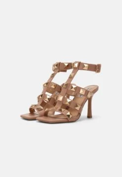 Steve Madden Capri - Sandalen - Nude -Kleding Discountwinkel a5e88f94fd93490380b44149ef8d9a16